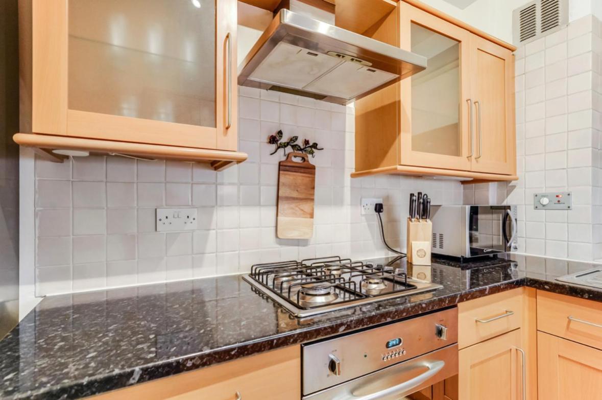 Chic Flat Next To Baker Street Londra